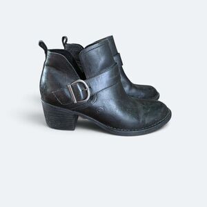 Born Royce Black Leather Buckle Ankle Booties Size 8.5M Boots